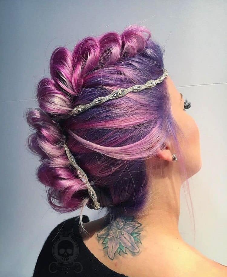 133 Trenzas Anchas de Colores en la gama de los morados con adornos plateados 133 Trenzas Anchas de Colores en la gama de los morados con adornos plateados
