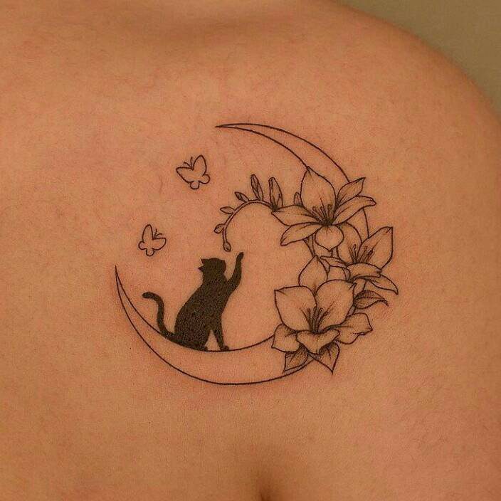 192 petits tatouages simples chat lune papillons fleurs sur la clavicule