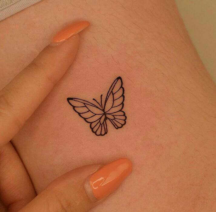 99 Tatuajes Sencillos Pequenos Mariposa en brazo