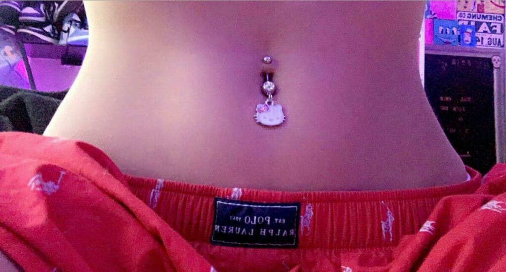 91 Hello Kitty Dangling Belly Button Piercing