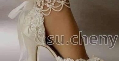 426 Zapatos de Novia Blancos con Encaje en la punta y en el tobillo tacon medio cinta y mono