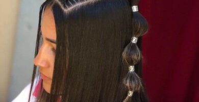 197 Cabello Corto para Mujer con Trenzas dos ajustadas y pegadas arriba coleta con anillos cuff plateados