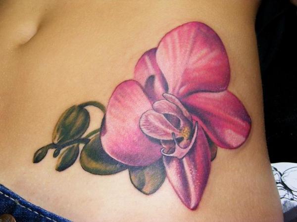 10 Beau tatouage d'une orchidée avec un ombrage rose