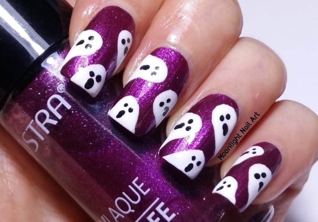 29 Unas Decoradas con Fantasmas para Halloween color purpura brillante y fantasmas con esmalte blanco