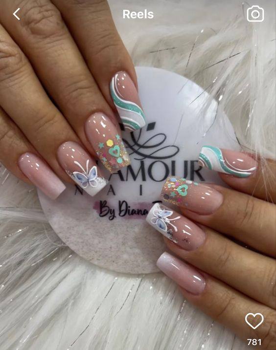 30 BEAUTIFUL NAILS WITH HEARTS in bright and enameled pink and white