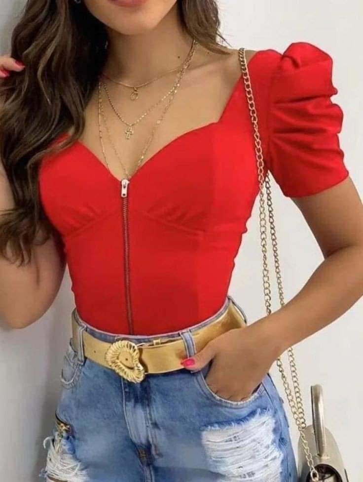 96 Hermosa blusa roja con manga corta y cremallera en medio tipo corset