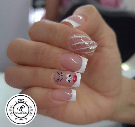 141 A Short Christmas with Santa Claus and a Christmas reindeer in French manicure