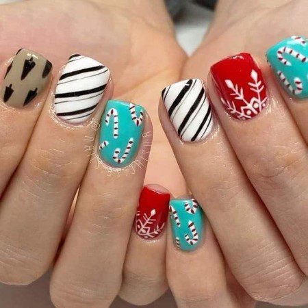 17 Short Christmas Nails in enamel colors green brown turquoise red and white with black stripes with decoration of flakes
