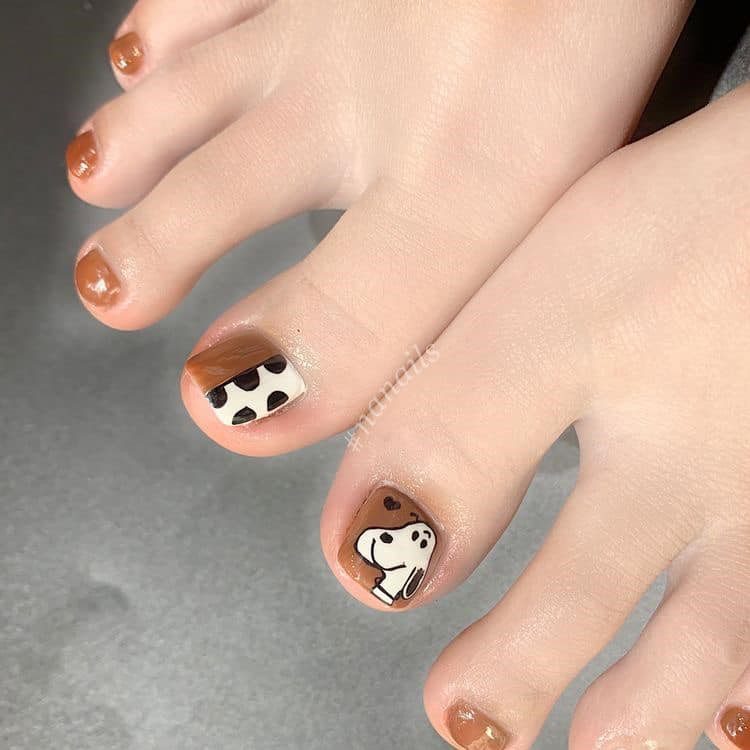 3.1 Pedicure for girls. with Snoopy's dog and brown background
