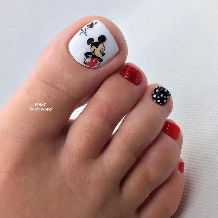 41.3 Mickey and Minnie pedicure on white red with glitter and white polka dots