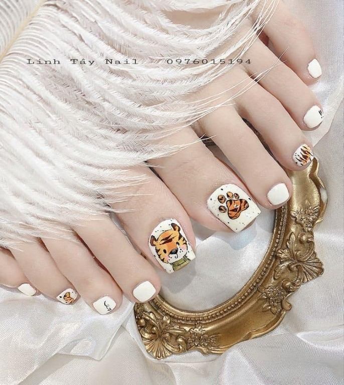 7.2 Pedicure for girls. with tiger on white background