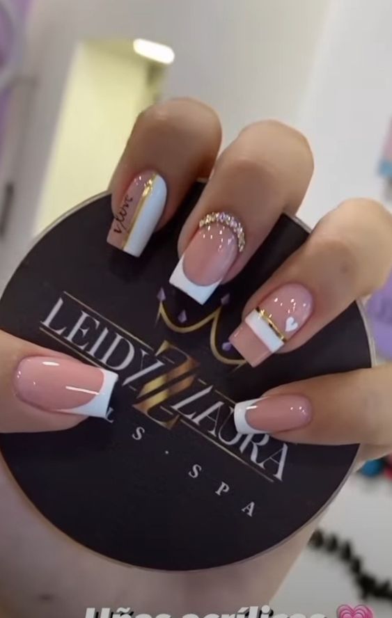 81 BEAUTIFUL SHORT NUDE NAILS with French-style manicure white and gold lines