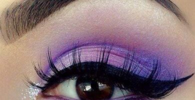 TOP1 HERMOSO MAQUILLAJE DE UNICORNIO violeta con sombras rosas y cat eye