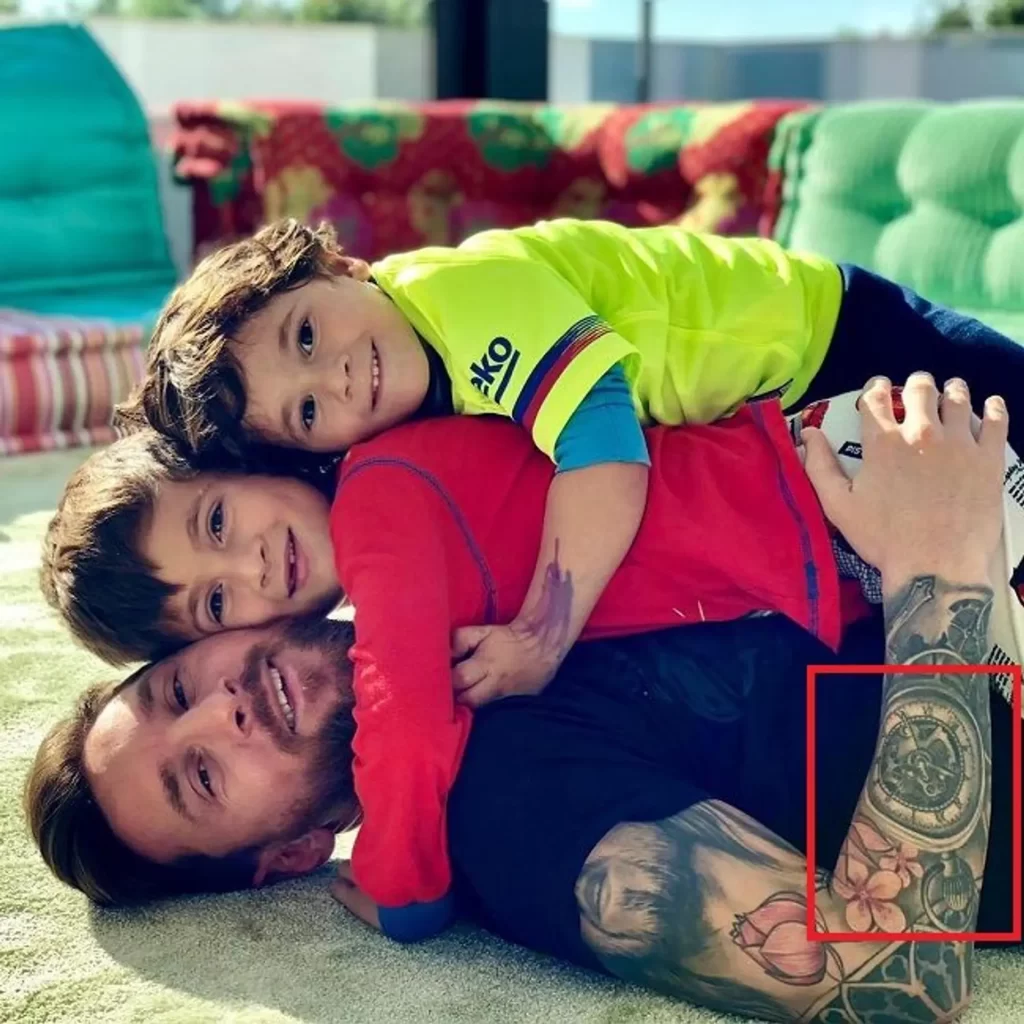 10 Tatuajes de Messi Hermoso Reloj Realista en Antebrazo