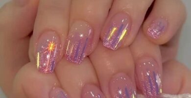180 Esmalte Brillante Nacarado unas cuadradas en acabado nude con brillos y escarchado encima