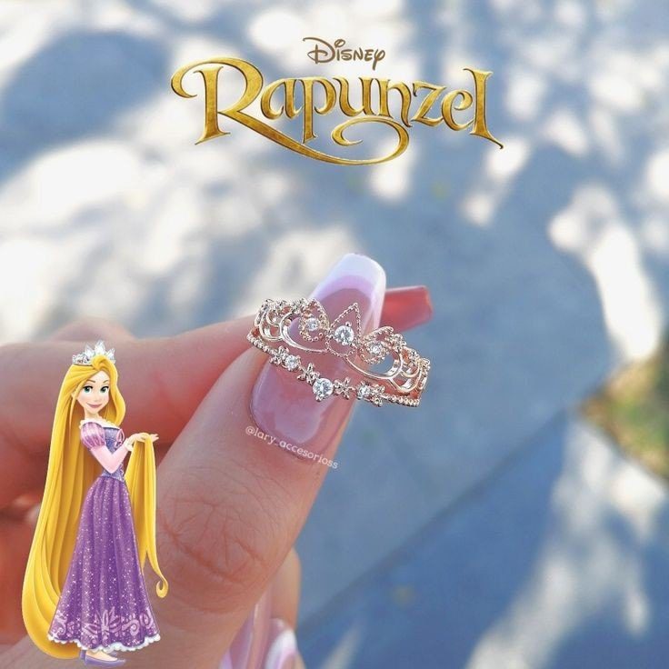 217 DISNEY JEWELS Anello ispirato alla principessa Rapunzel a forma di tiara in oro e diamanti