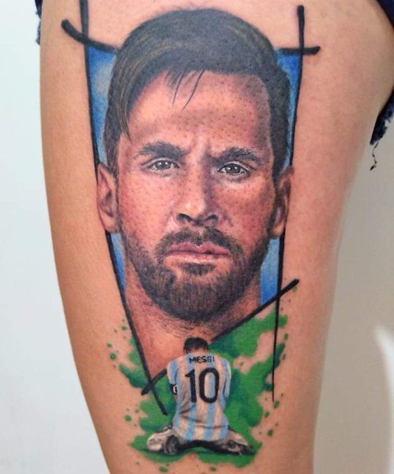 563 Tatuajes de la Seleccion Argentina Campeona Rostro de Messi y messi de espaldas arrodillado agradeciendo a Dios en Colores