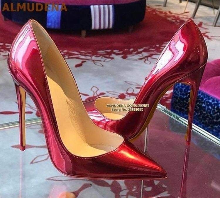 104 Tacones Metalicos color rojo y tacon de aguja 104 Tacones Metalicos color rojo y tacon de aguja