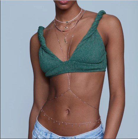 18 Body Chains bijou pour la morphologie type poitrine avec de fines chaînes allant du cou jusqu'au bas du ventre