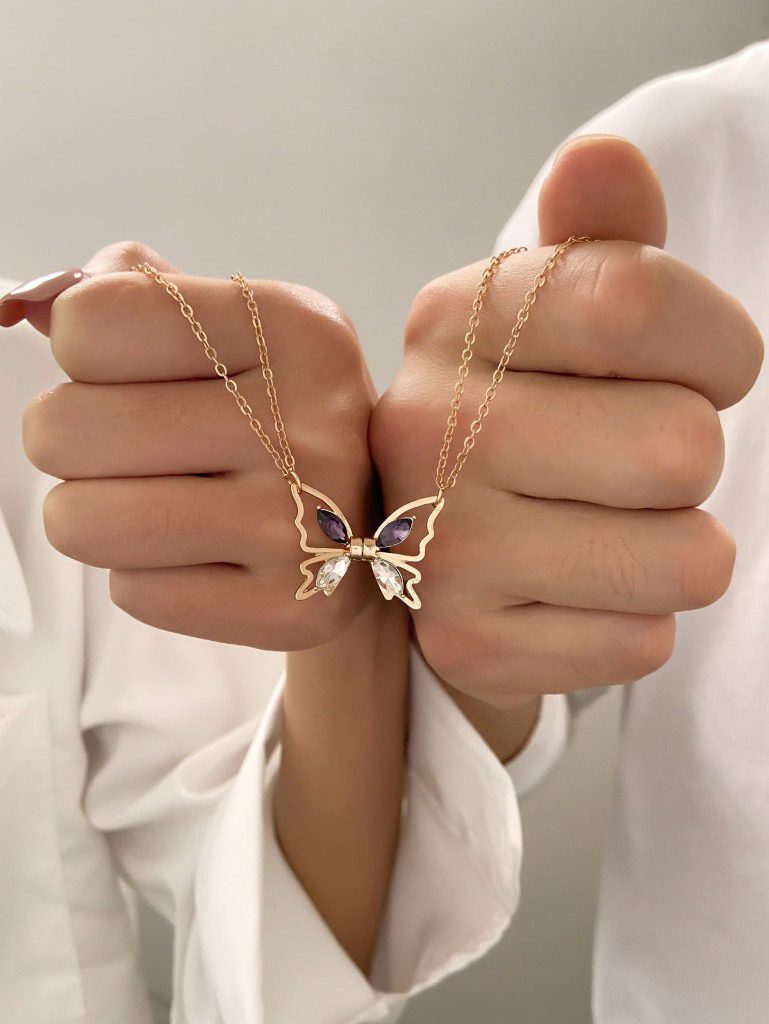 19 Halsketten für Paare Goldketten mit halben Schmetterlingsanhängern