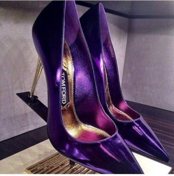 90 Tacones Metalicos morado intenso con tacon de aguja en dorado 90 Tacones Metalicos morado intenso con tacon de aguja en dorado