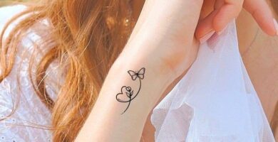 358 Tatuajes Pequenos plantilla impresa al costado de la muneca de mujer mariposa y flor y corazon delicados en negro