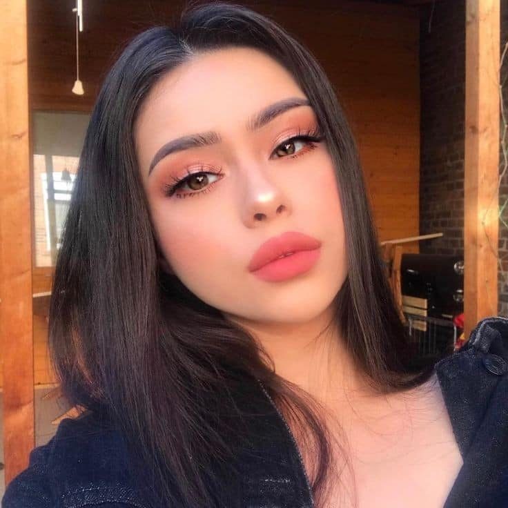 32 Maquillaje natural labial rosado