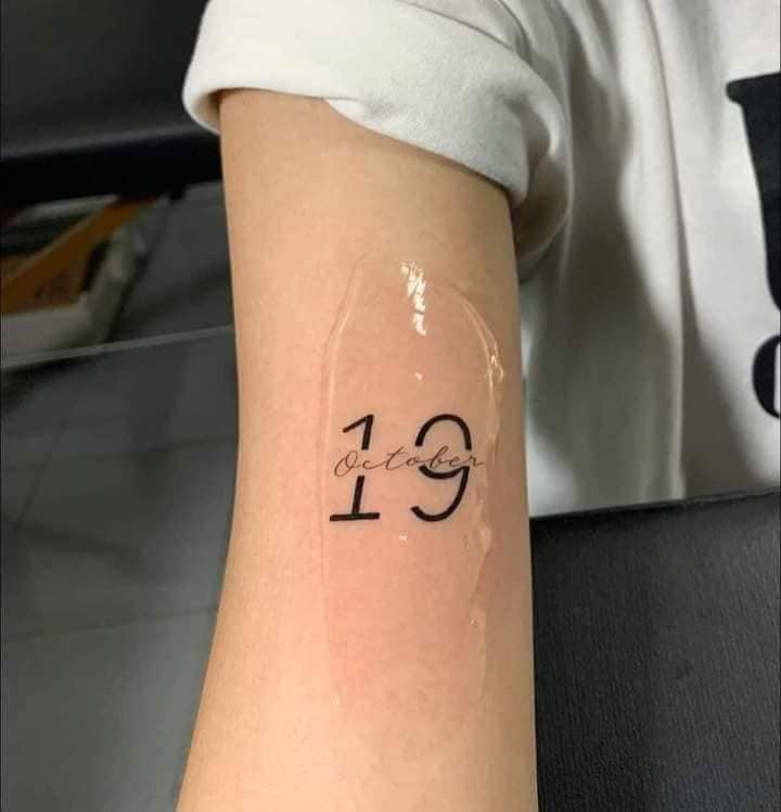 96 tatuagens de data 19 de outubro