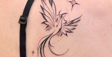 497 Aesthetic Fine Black Line Tattoos Phönixvogel mit Sternen auf dem Schulterblatt