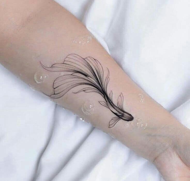55 tatuaggi di pesci Koi Nature Arm perfettamente eseguiti con linee sottili