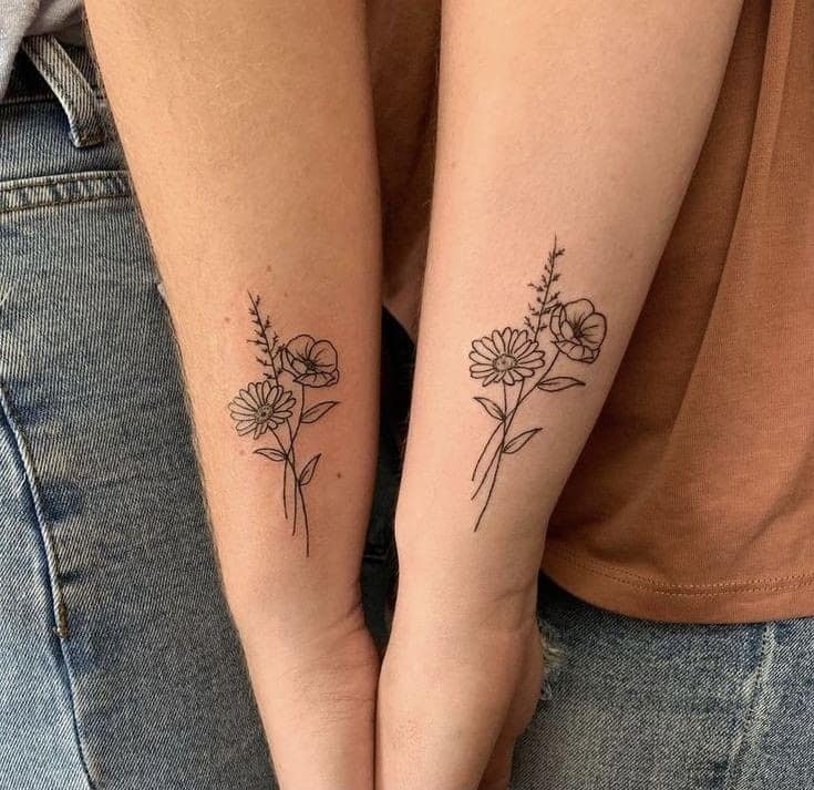 15 Originales tatuajes de mejores amigas ramitos de flores contorno negro