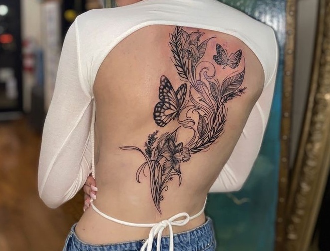 1 TOP 1 Femenino Tatuajes en la Espalda Adornos de naturaleza mariposas y ramitas con flores