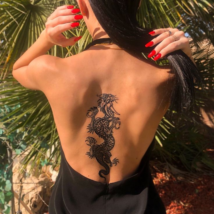 Femenino Tatuajes en la Espalda Columna Dragon Chino