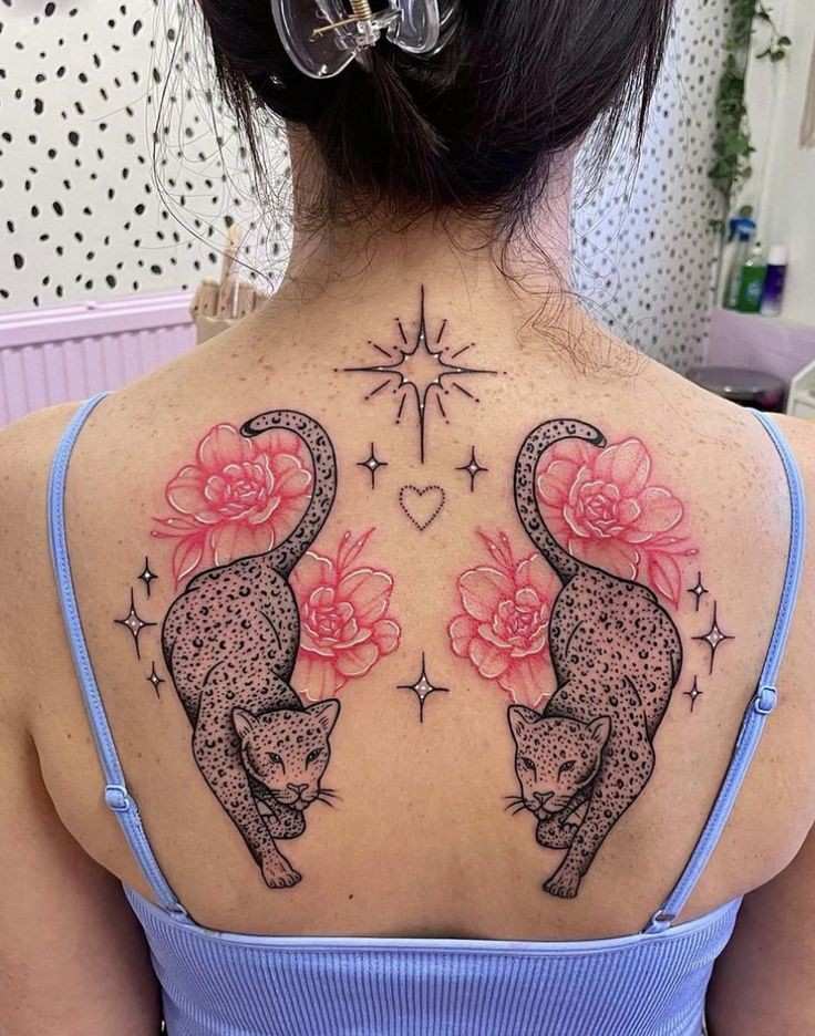 Femenino Tatuajes en la Espalda Dos tigres felinos a ambos lados flores con tinta roja estrella justo cuello