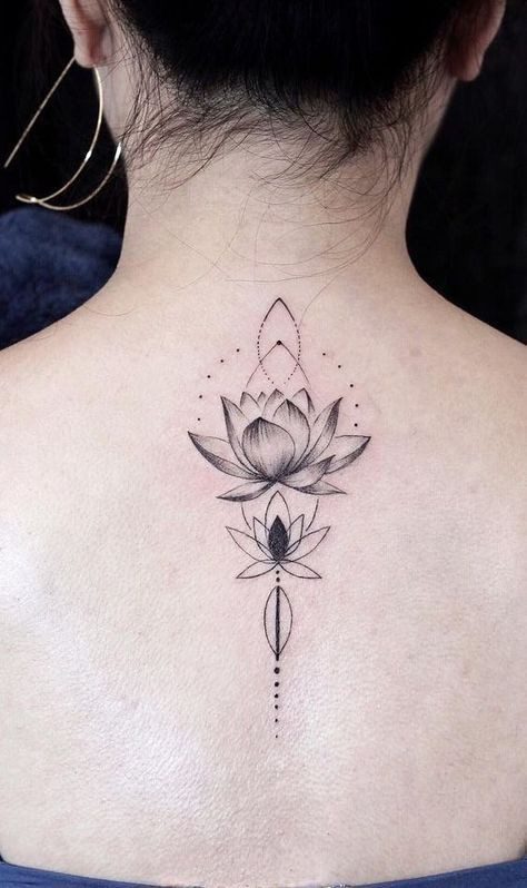 Tatuajes Elegantes Negros Contorno de flor de loto lineas y puntos en la espalda alta