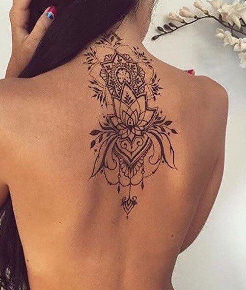 389 Tatoo en la espalda adornos orientales con flor de loto y mandala 389 Tatoo en la espalda adornos orientales con flor de loto y mandala