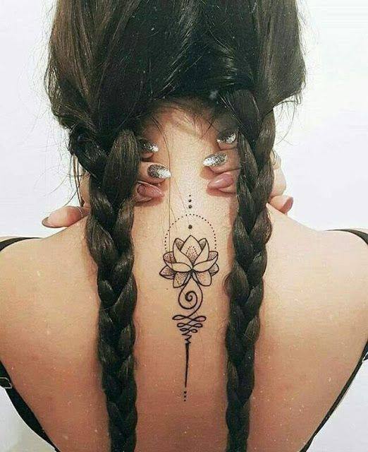 575 Tatoo en la espalda delicado flor de loto con unalome 575 Tatoo en la espalda delicado flor de loto con unalome