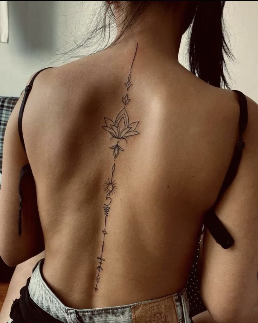590 Tatuajes en la espalda pinterest clarico unalome flor de loto en columna 590 Tatuajes en la espalda pinterest clarico unalome flor de loto en columna