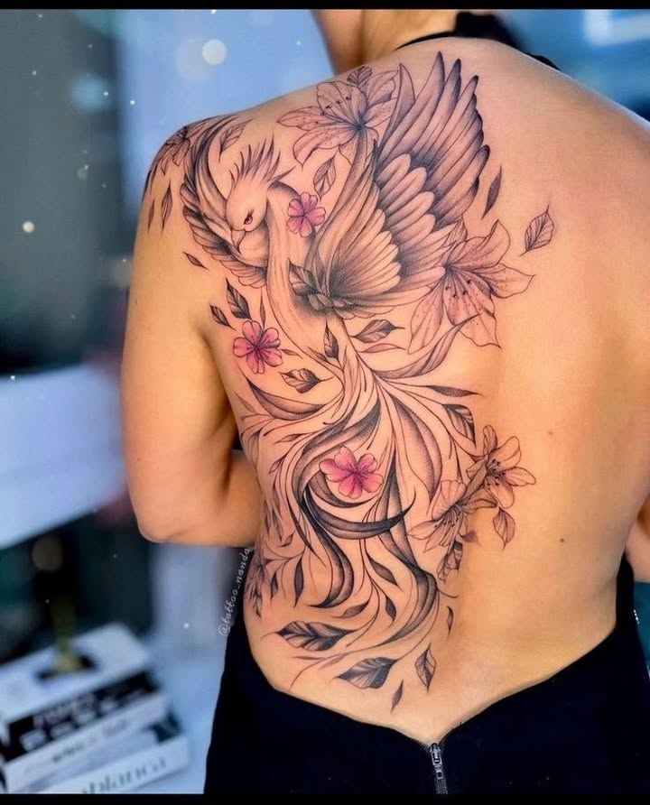 96 Tatoo en la espalda para mujer ave fenix grande 96 Tatoo en la espalda para mujer ave fenix grande
