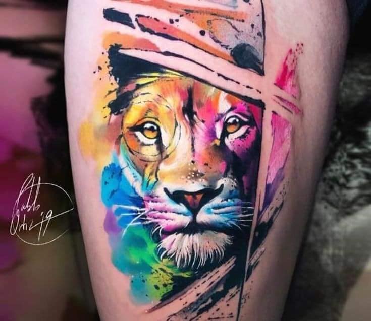3 TOP 3 Tatuaggi di leoni ad acquerello con tratti vuoti e colori pieni