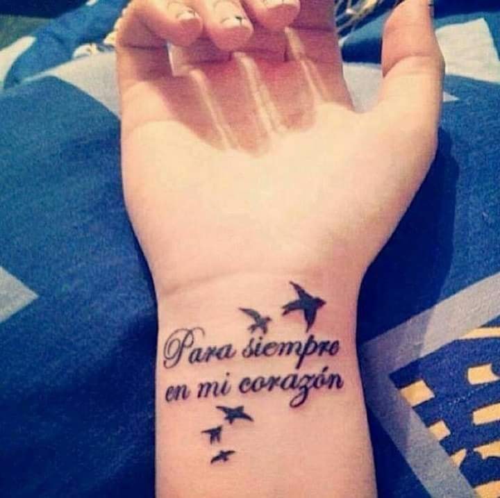 3 TOP 3 Tatuajes de Madres a Hijos La frase Para siempre en mi corazon con 5 gaviotas aves volando