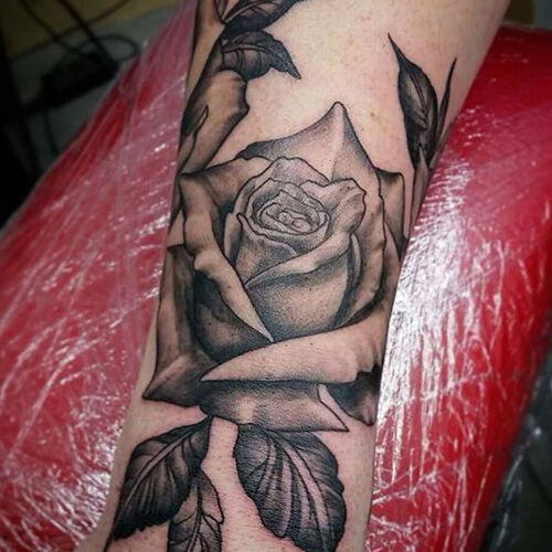 Signification du tatouage de rose noire