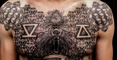 Tattoo im Stil von Geometrie + Geschichte, Bedeutung von Skizzen, Fotos