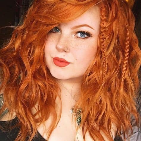 Cabello Rojo Pelirrojo batido bucles con trenzas precioso Cabello Rojo Pelirrojo batido bucles con trenzas precioso