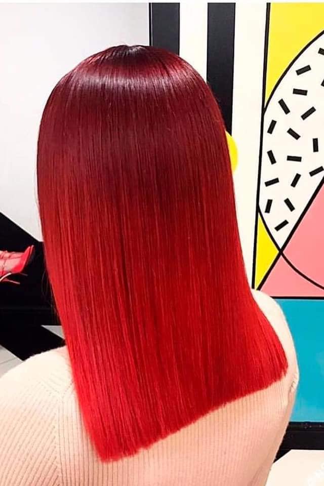 Idées de couleur pour les cheveux courts Electric Red Darker Base