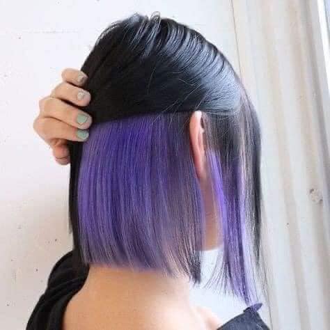 Idées de couleurs pour cheveux courts violet sous noir