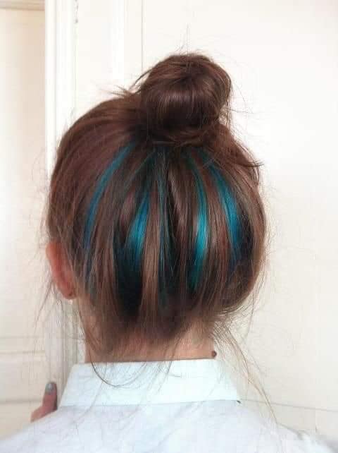Ideas for a Change of Look Highlights or cyan reflections with a bun