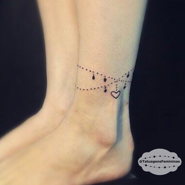 A mais linda e delicada tatuagem para tornozelo corrente com coração pendurado