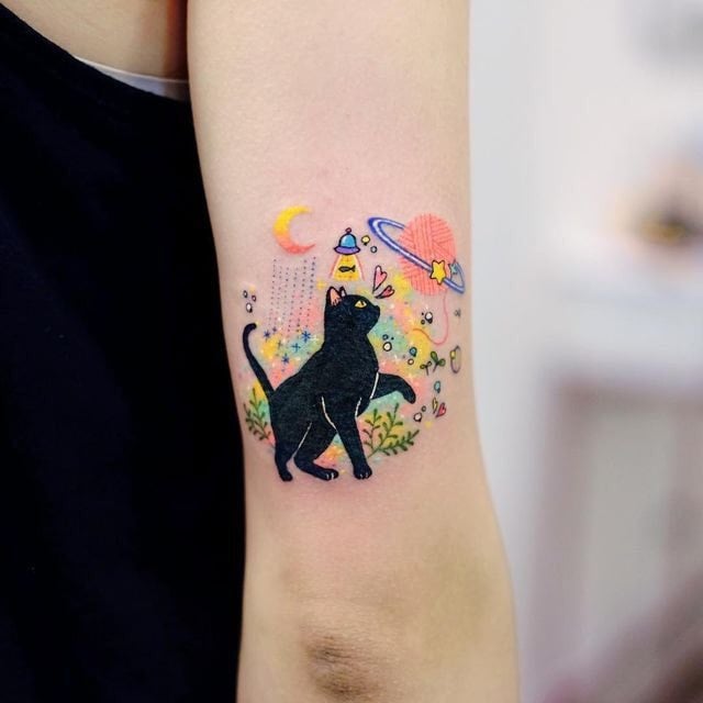 Los mejores tatuajes de gatos posterizado negro con planetas de colores de fondo