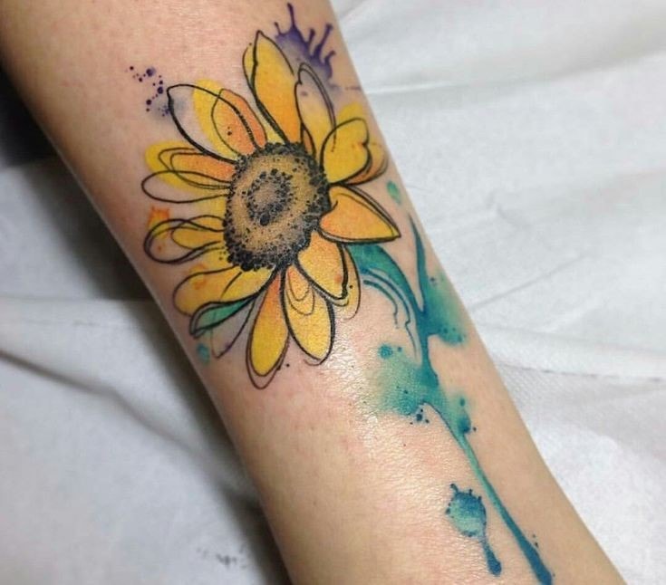 Sonnenblumen-Tattoo auf dem Arm